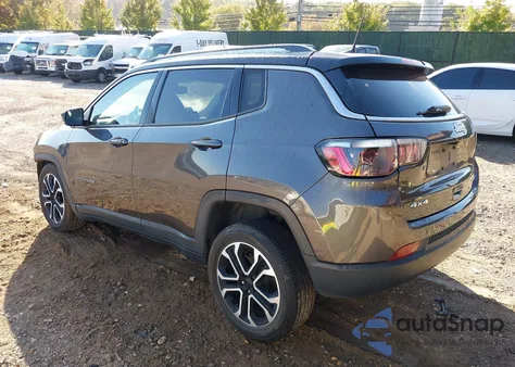 2022 Jeep Compass Limited 4X4 z USA, uszkodzony, nr VIN 3C4NJDCB8NT190972